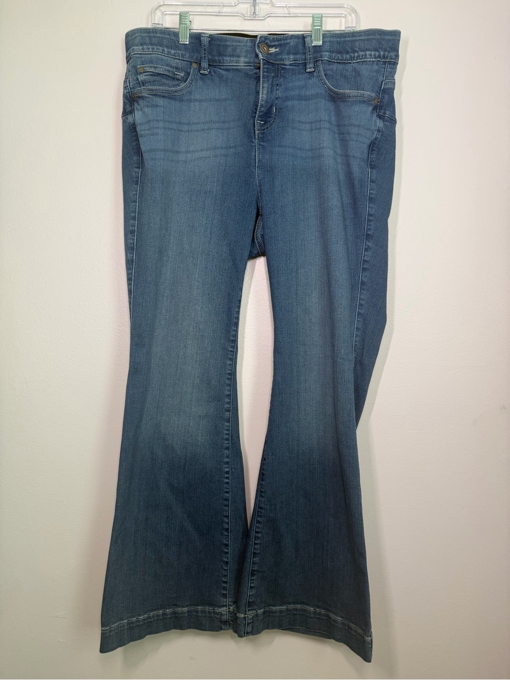 Torrid Premium Stretch High Rise Flare Jeans 18S Medium Wash 29” Inseam